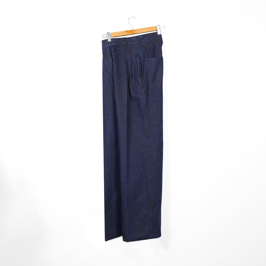 Pleated pants