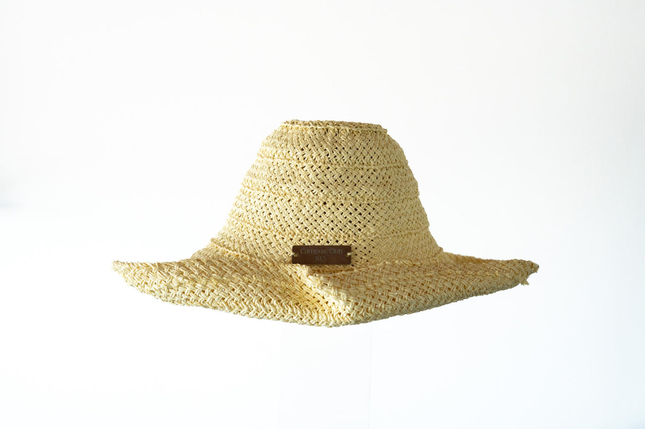 Cappello di paglia nudo giallo