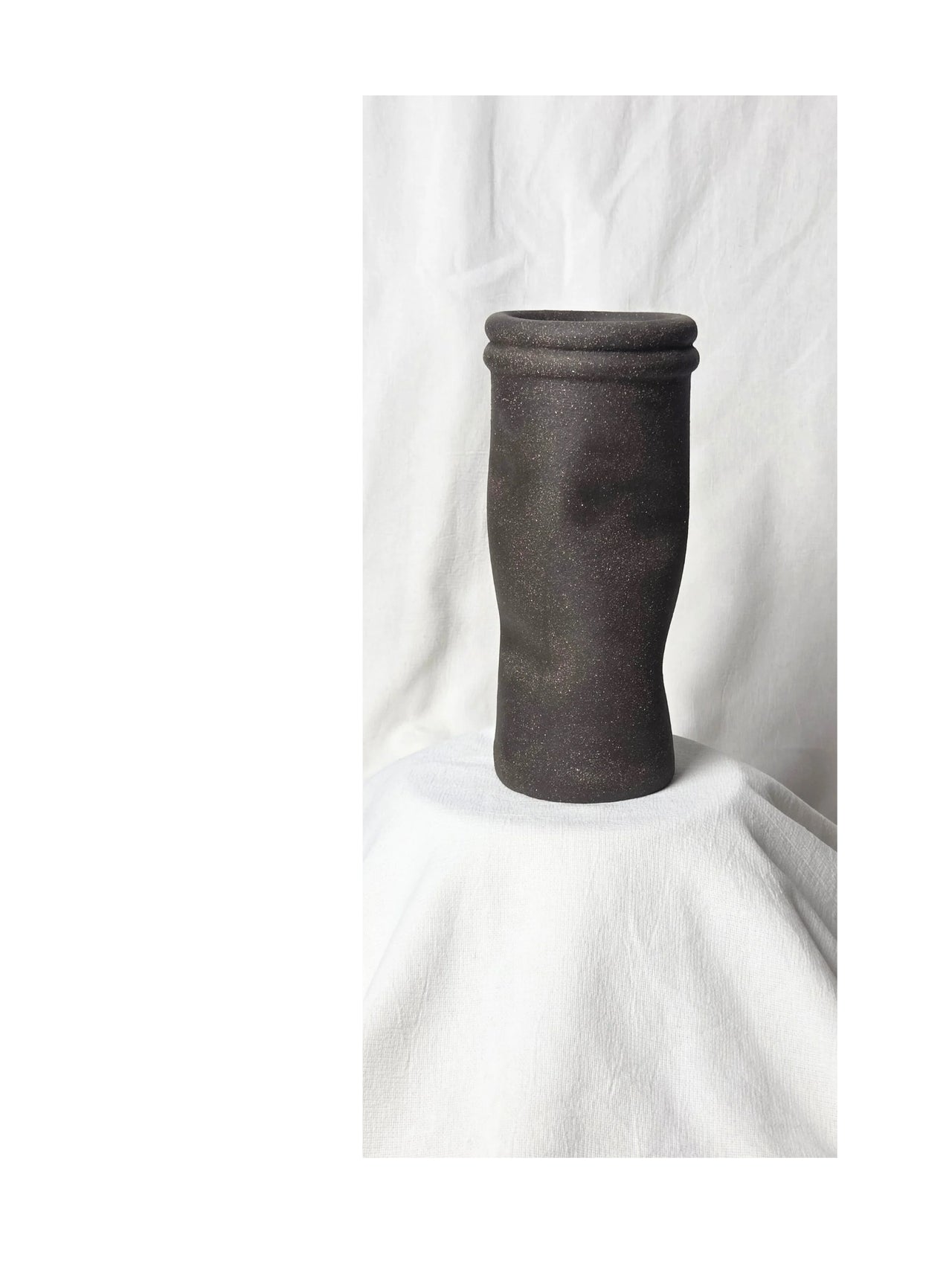 Cilindro battuto vase