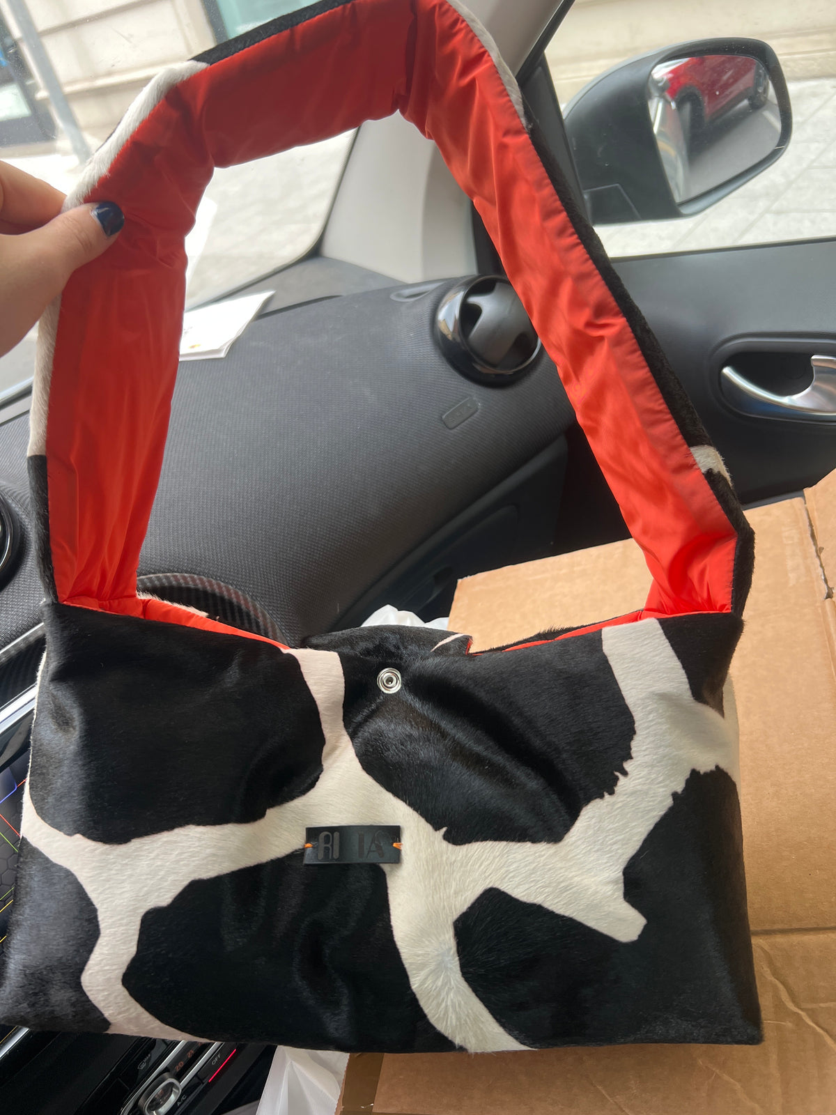 RI TA - cow leather