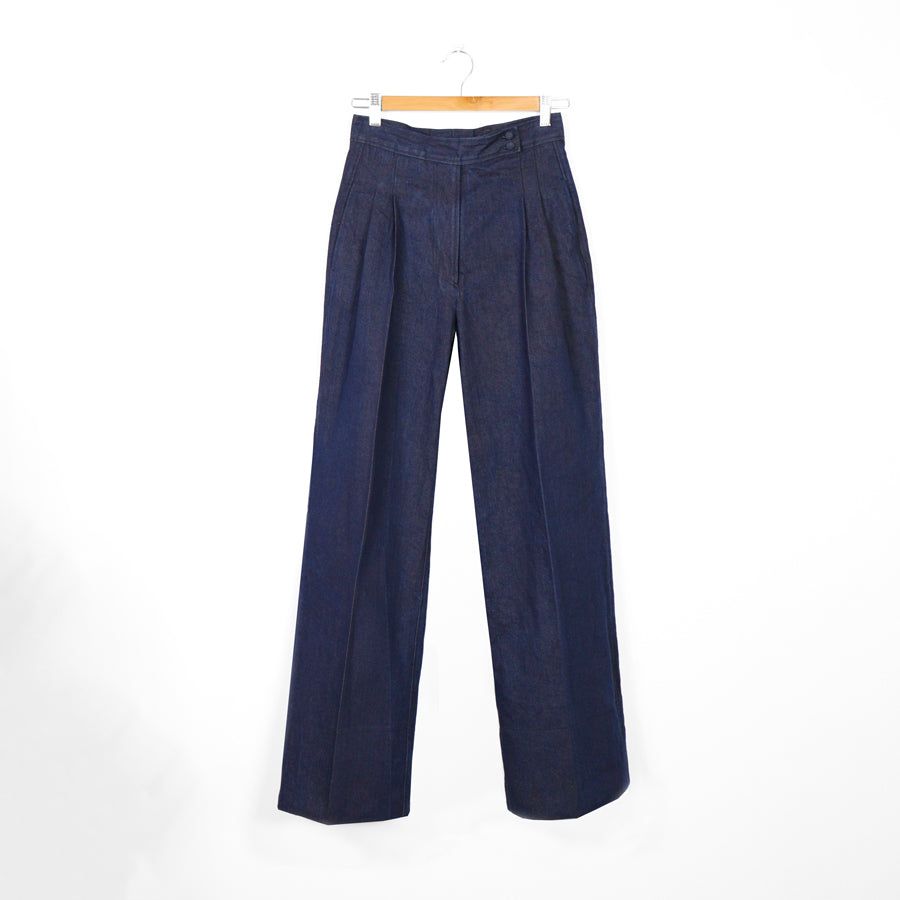 Pleated pants