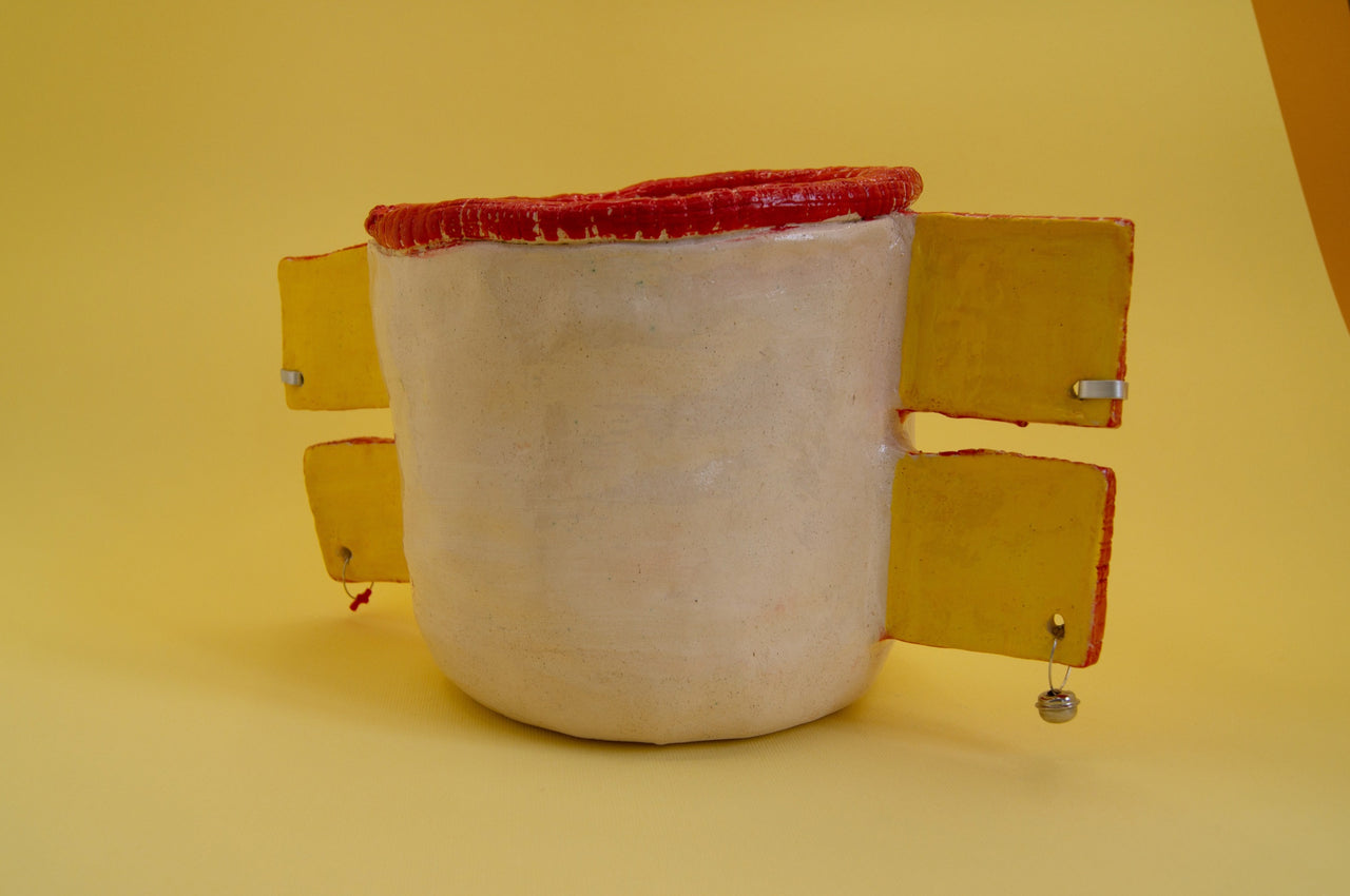 Listening vase yellow